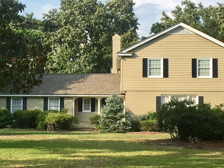 9100 Kings Rd — Photo 1