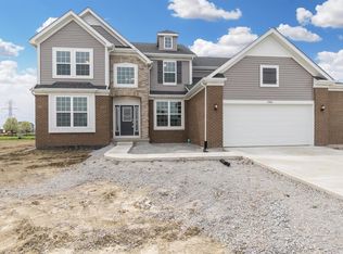 10166 Golden Crest Dr, Crown Point, IN 46307