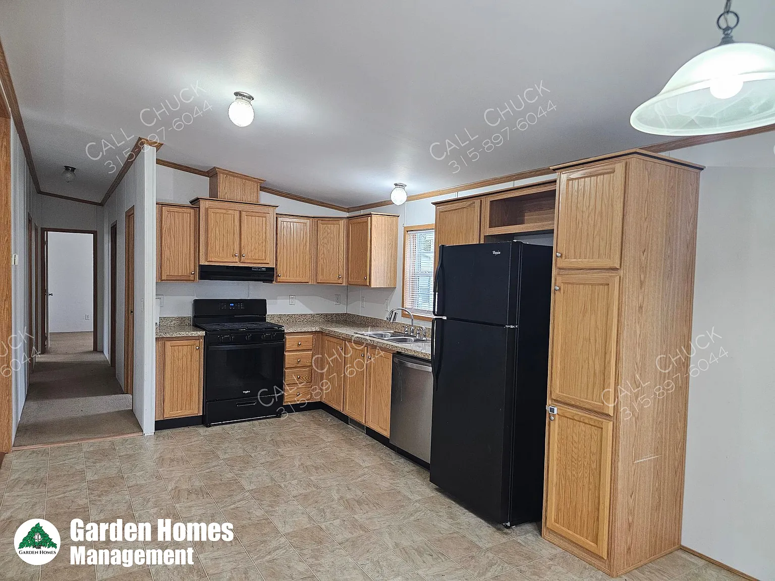 401 Peck Rd — Photo 2