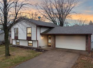 7740 Ivystone Ave S, Cottage Grove, MN 55016