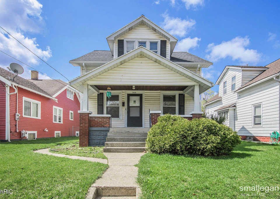 1st image of 1029 Davis Ave NW