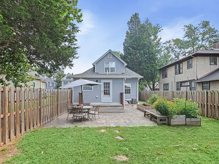 241 Coventry Pl — Photo 8