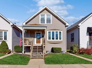 5718 W Waveland Ave, Chicago, IL 60634