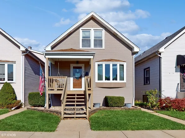 5718 W Waveland Ave, Chicago, IL 60634
