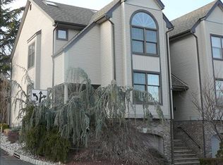 1 Jordan Dr, River Edge, NJ 07661