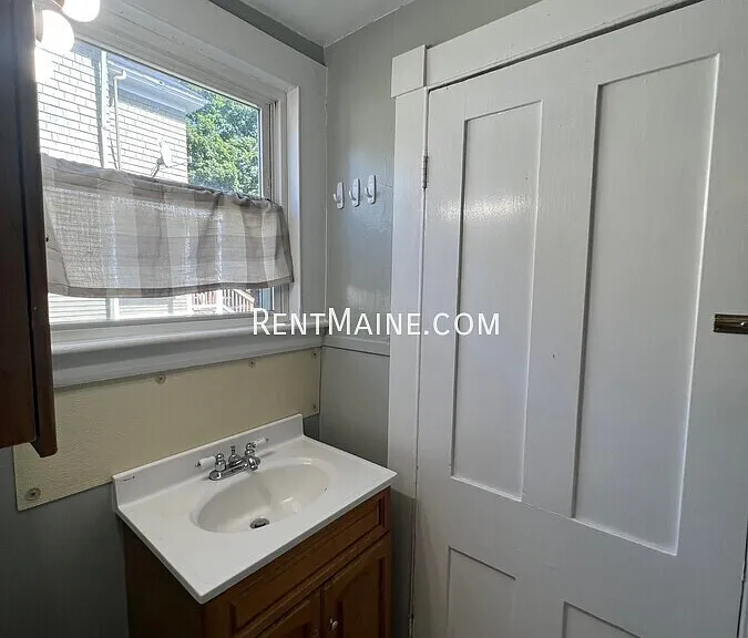198 Center St #1 — Photo 5
