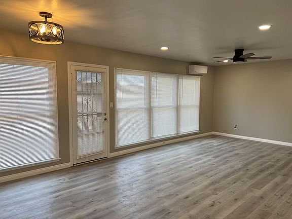 5th image of 5204 Oak Park Dr