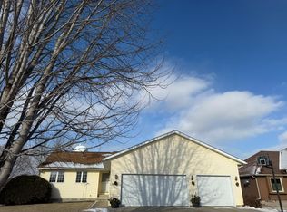 1410 Sage Ln NE, Owatonna, MN 55060