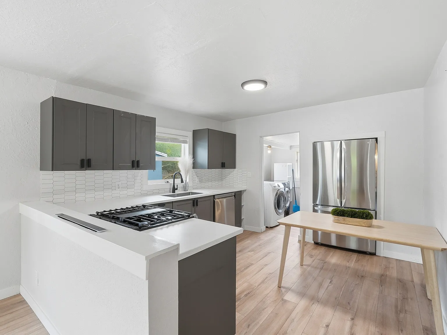 2 bed, 1373 sqft, $1,695 — Photo 3
