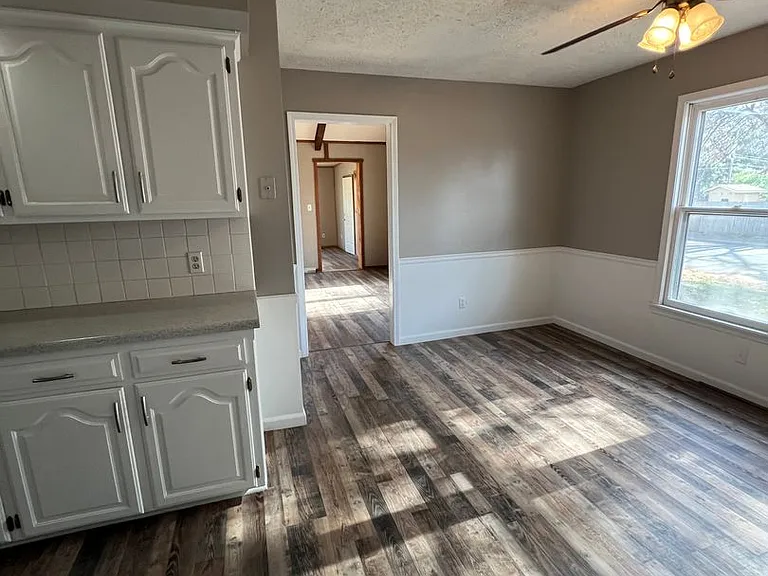5518 S Roanoke Ave — Photo 3