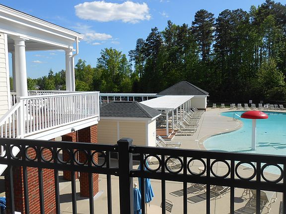 w/ Separate Kiddie Pool and