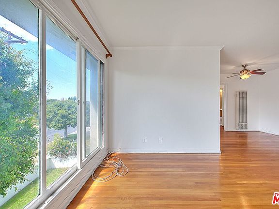 2nd image of 2033 Euclid St APT 10