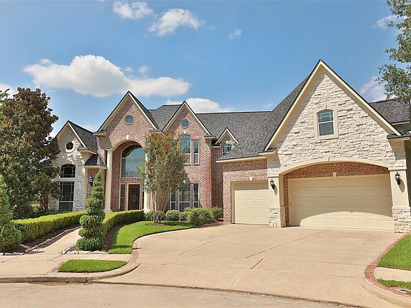 Welcome home to 4202 Deforest Ridge Court! You will love living in this neighborhood which has direct access to walking/hiking paths along the bayou as well as a neighborhood park. This special home has 4/5 bedrooms, two staircases, 3 full and 2 half