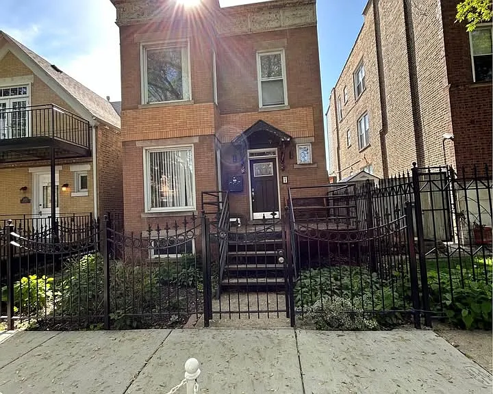 2726 N Richmond St #1 — Photo 1