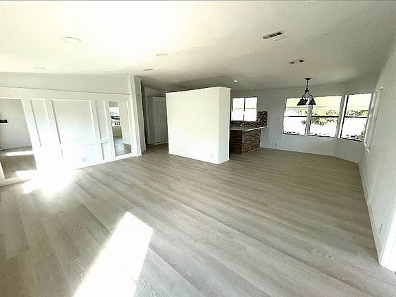 2nd image of 520 Archer Ln