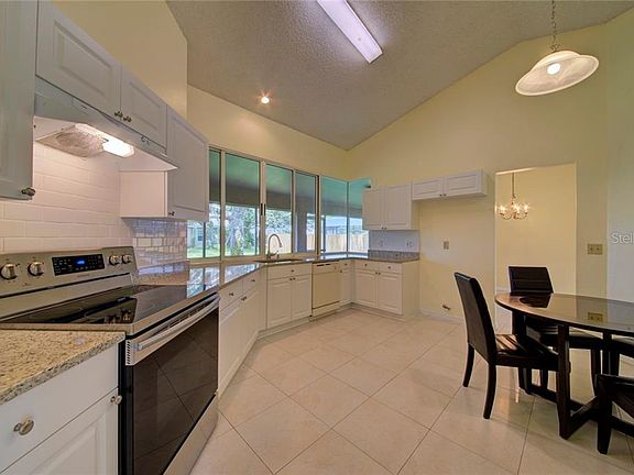 5th image of 1049 Seminole Creek Dr