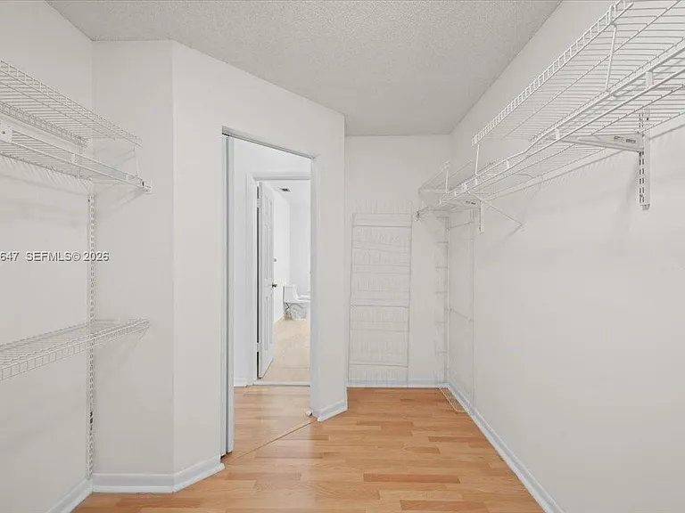 2560 Bass Way — Photo 8