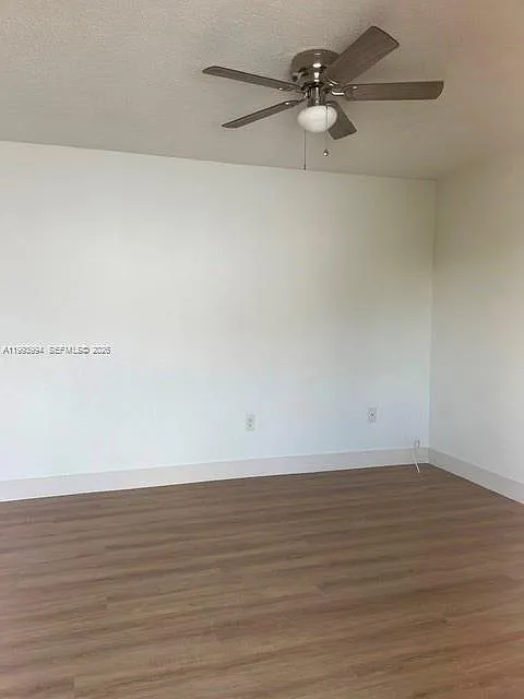 Trojan Park Amd Pl — Photo 4