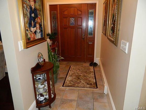 3rd image of 61 Edgewood Pl