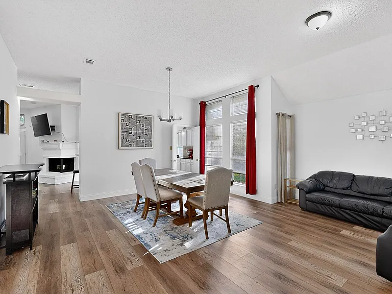 743 Pulitzer Ln — Photo 10