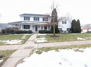 703 S Brookfield Dr, Dunlap, IL 61525