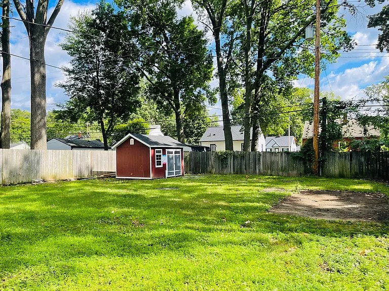 33511 Pierce St — Photo 14