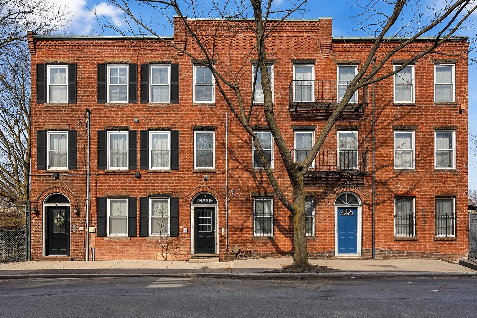 2 bed, 850 sqft, $2,600 — Photo 1