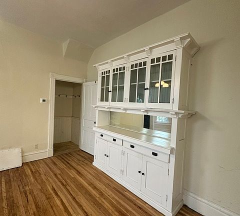 5th image of 632 Bates Ave #634