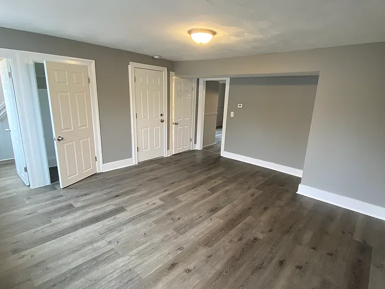 652 Manton Ave #2L — Photo 34