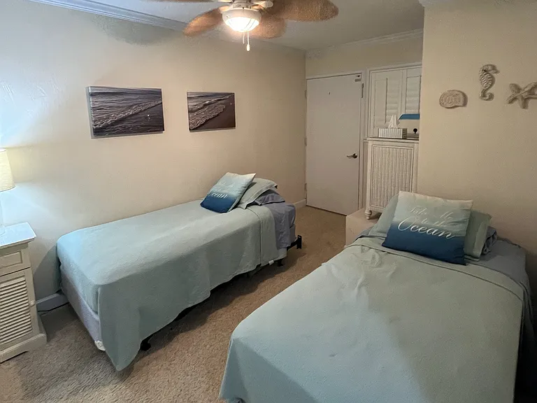 4849 Saxon Dr — Photo 17