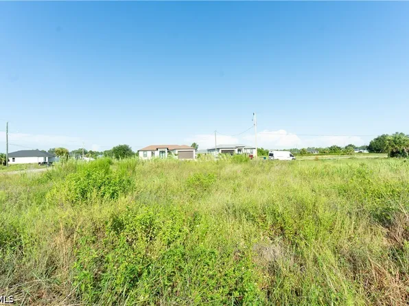 745 Oakridge Ave S, Lehigh Acres, FL 33974