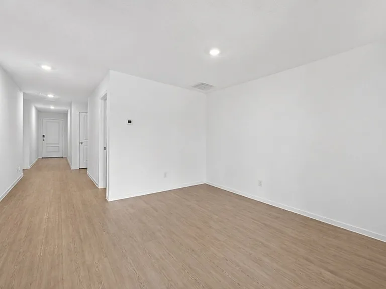 7709 Reese St — Photo 6
