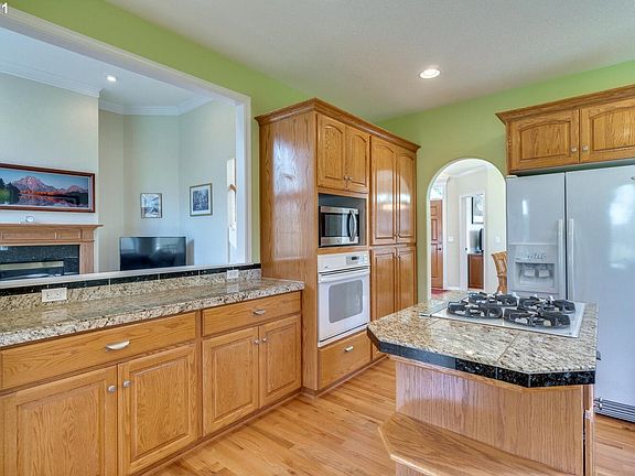 4th image of 20806 NE 101st Ct