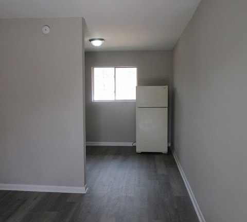 3rd image of 784 Terminal Ct #10