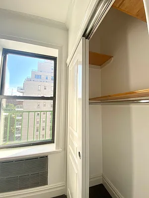 Rented by Compass | media 9