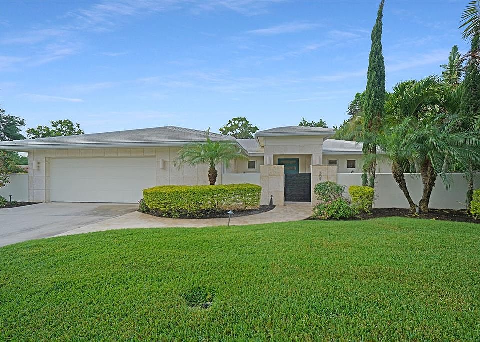 1st image of 309 Cavallini Dr