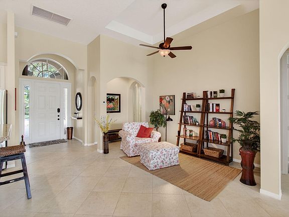 3rd image of 7084 Vesuvio Place