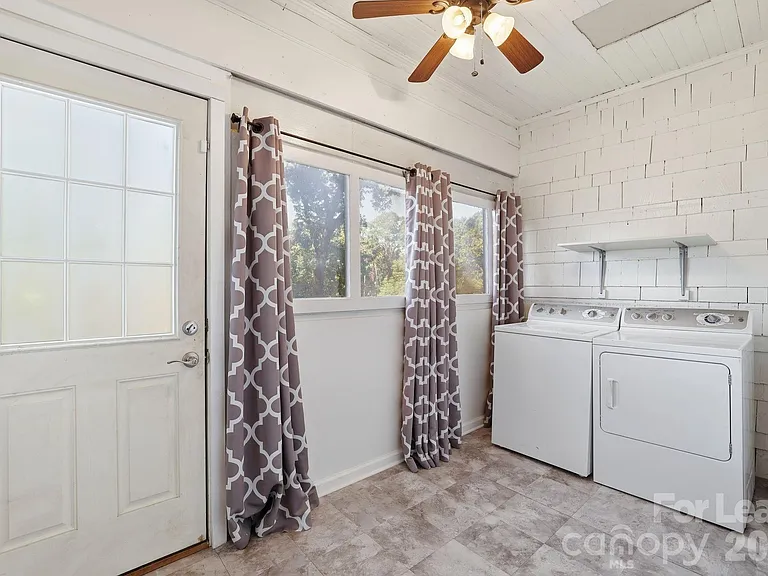 525 W 3rd Ave — Photo 12