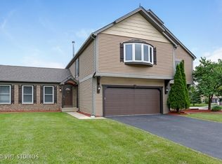 1983 Shetland Dr, Wheaton, IL