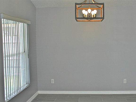 5th image of 477 Whittingham Pl