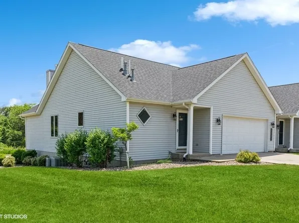 2212 Bos Landen Dr #1, Pella, IA 50219