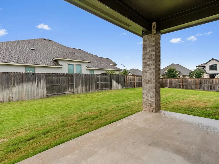 2437 Burberry Ln — Photo 30