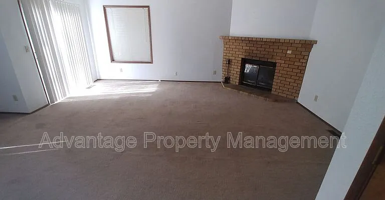 1831 NW Grant Cir — Photo 8