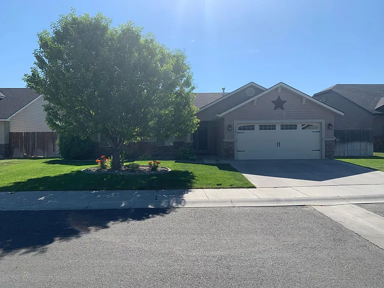 658 Field Stream Way — Photo 2