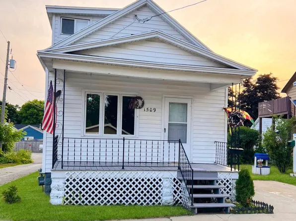 1509 9th St, Menominee, MI 49858