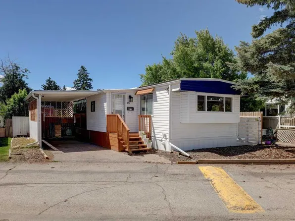 3223 S 83rd St NW #40, Calgary, AB T3B 5N1
