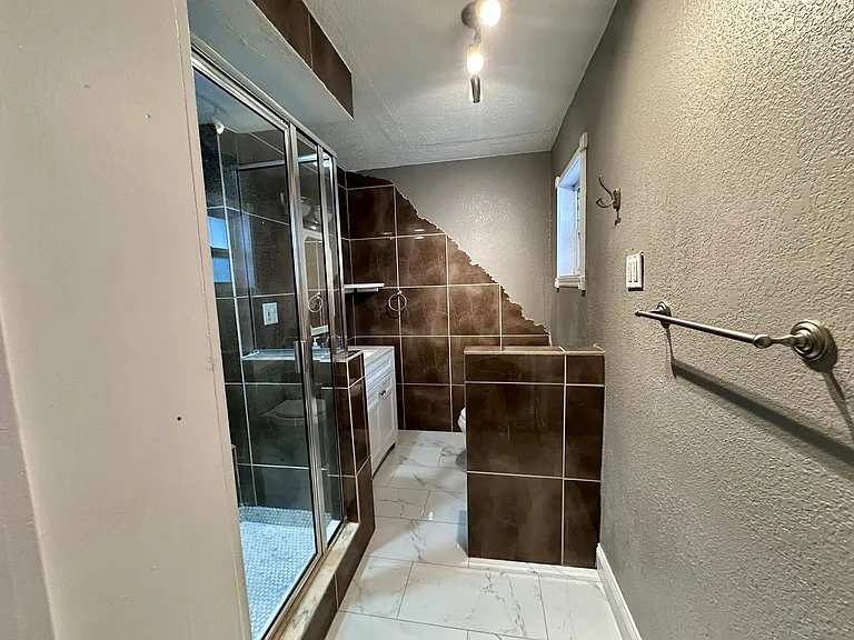 5400 Lake Jessamine Dr — Photo 17