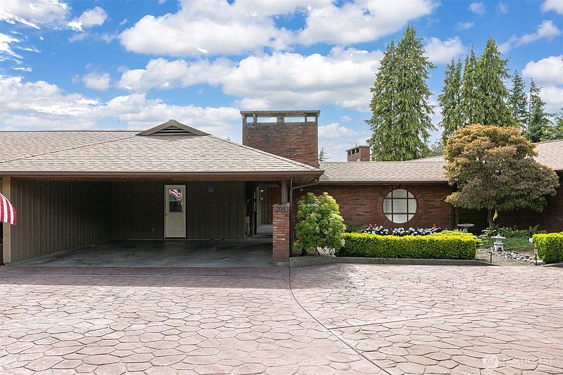 3rd image of 204 Hawthorn Road