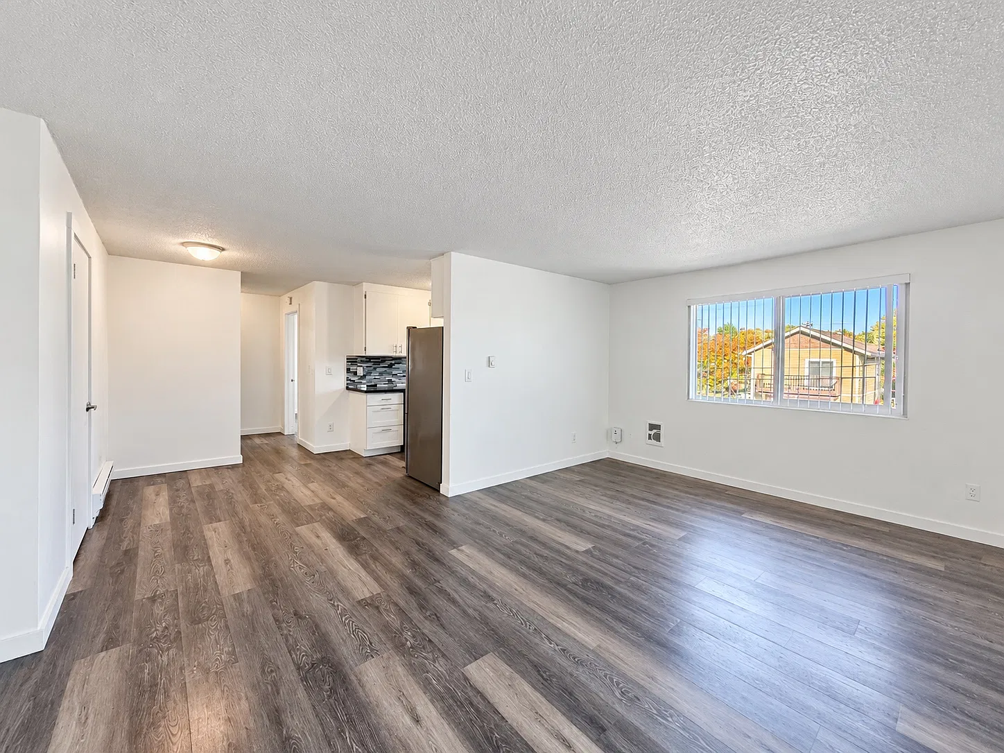 2 bed, 850 sqft, $1,800 — Photo 3