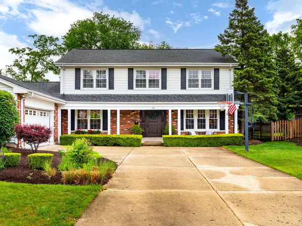 2S151 Stratford Rd, Glen Ellyn, IL 60137